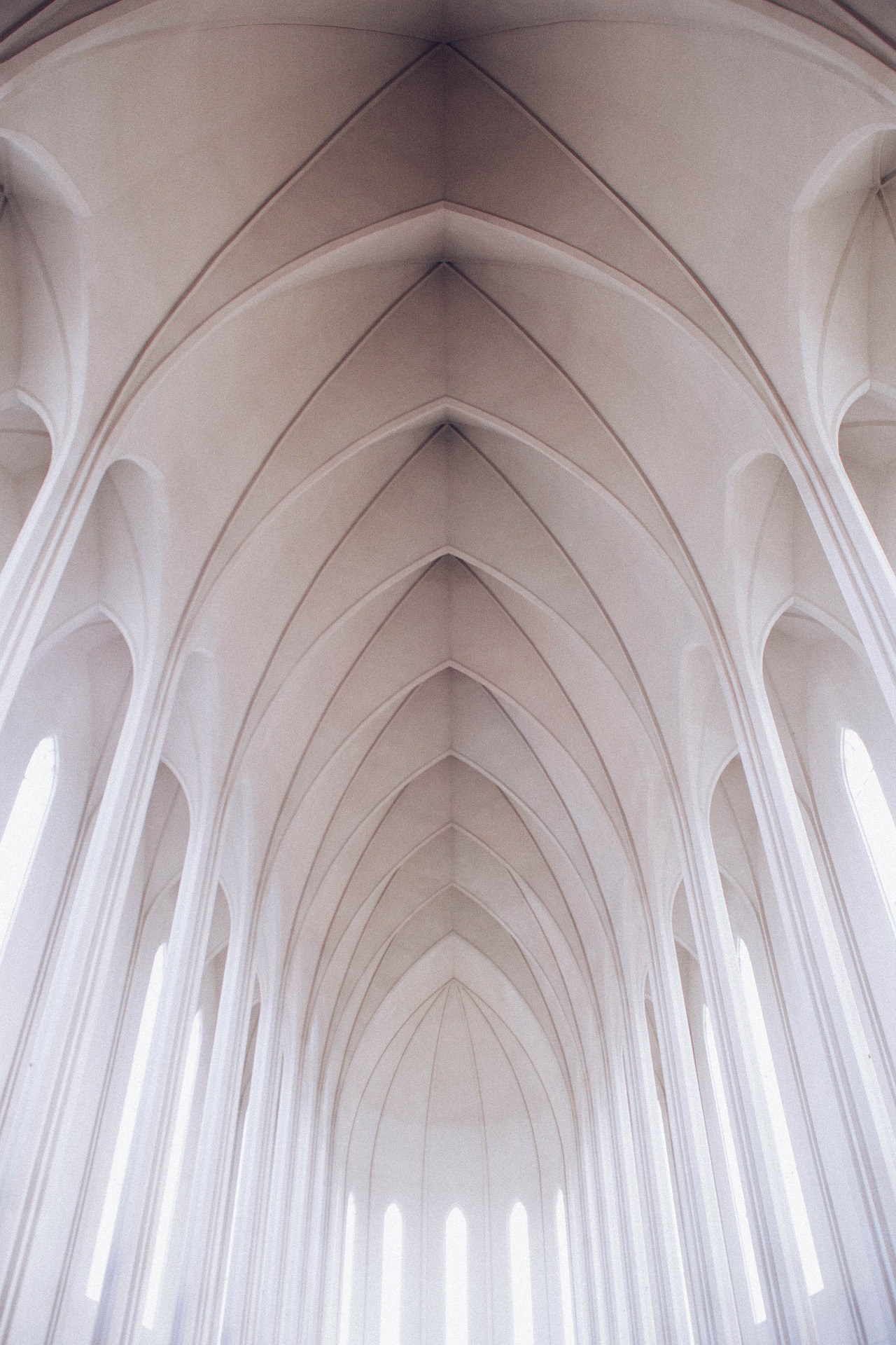 nave-349892_1920